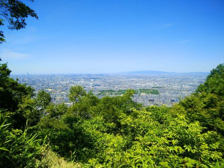 展望台付近から望める景色を撮影しておいた。六甲山までハッキリ見えていい天気だった