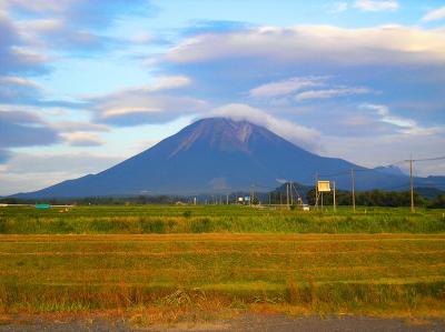 帰りに大山を撮影。ここから見ると本当に富士山みたいな形してるね