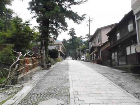 まずは大山寺の参道