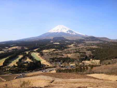 展望台から見る富士山はでかでかとしていて迫力がある