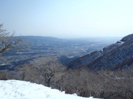 九合目は展望がよかった。桑名～名古屋市を含め御嶽山や乗鞍岳、中央アルプスも見えていた