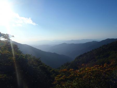 西日なのか、金剛山・葛城山方面は霞んで見える。立体感はあるのでこっちほうが好きだ