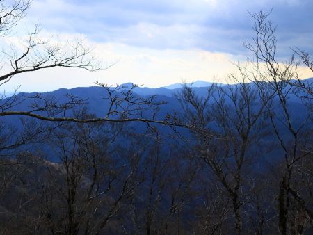 池木屋山山頂から唯一ちょっとした展望があった。冬だから見えるのかな！？
