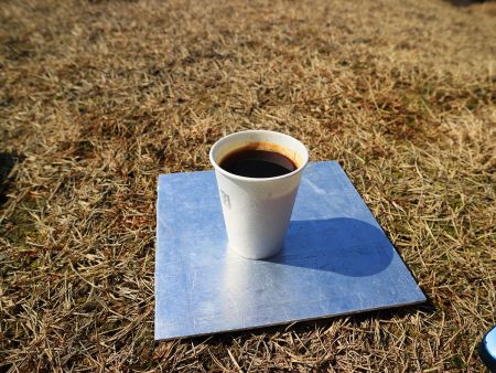 芝地まで下って展望の良い場所でコーヒーを作ってまったりする