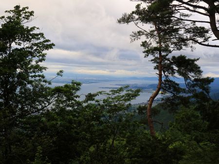 振り返ると琵琶湖が見えたのでここでも撮影しておいた