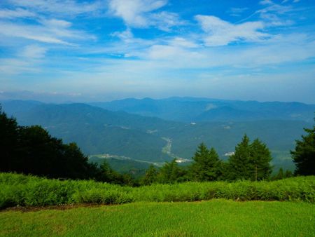 蘇武岳からの景色。こっちは西側の展望で見えているのは扇ノ山かな！？