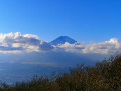 なんとか山頂でも富士山の頭が見えて良かった。この後まもなくして富士山は雲に隠れる