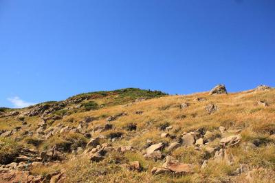 至仏山の上は岩が多い