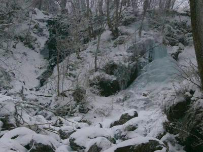 ここも氷瀑になってたので撮影。相当気温が低くて寒いことが伝わる一枚になった