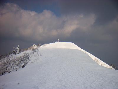 武奈ヶ岳の山頂が見えた！積雪期に敗退して３回目でようやく登頂できる