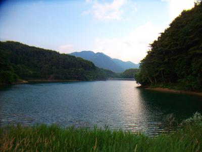 美鈴湖。結構綺麗な湖だったので立ち寄ってみた