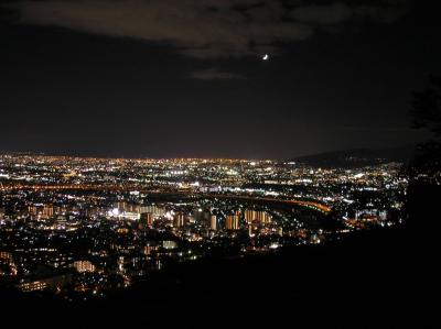 五月平展望台下から川西市方面の夜景