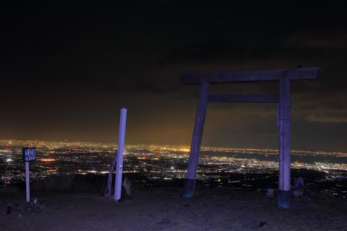 素晴らしい夜景！！！頑張ってきたかいがあった！入道ヶ岳からの夜景パノラマ画像