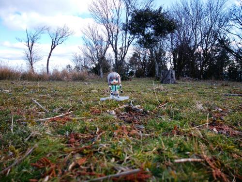 雪村あおいちゃんと神秘的な光景みたいな感じで撮ってみたけど、地面の草や葉っぱがやっぱり邪魔。こういう撮り方しないほうがいいのかも